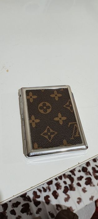 Продаётся портсигар Louis Vuitton