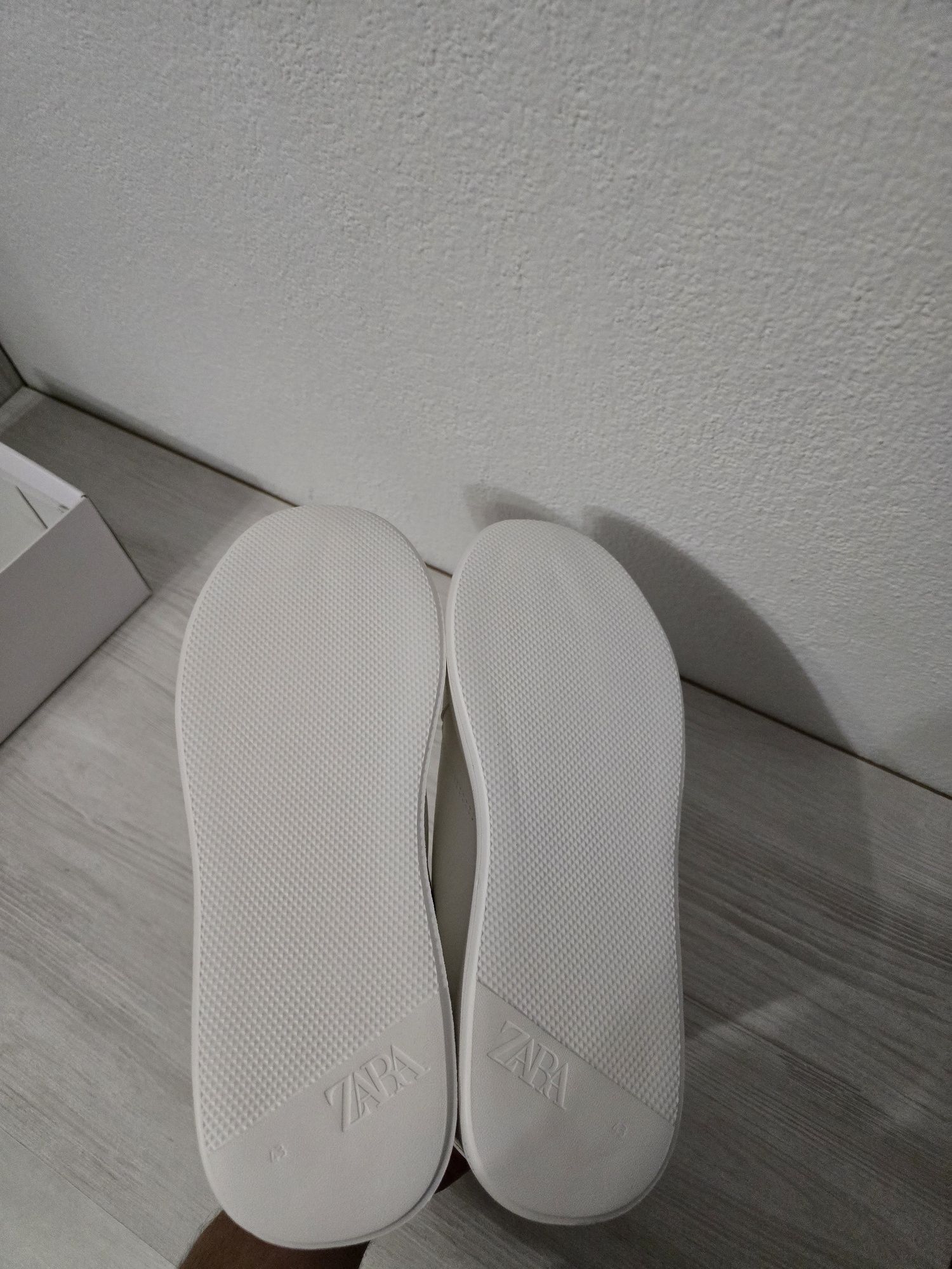 Мъжки бели кецове ZARA 43 номер