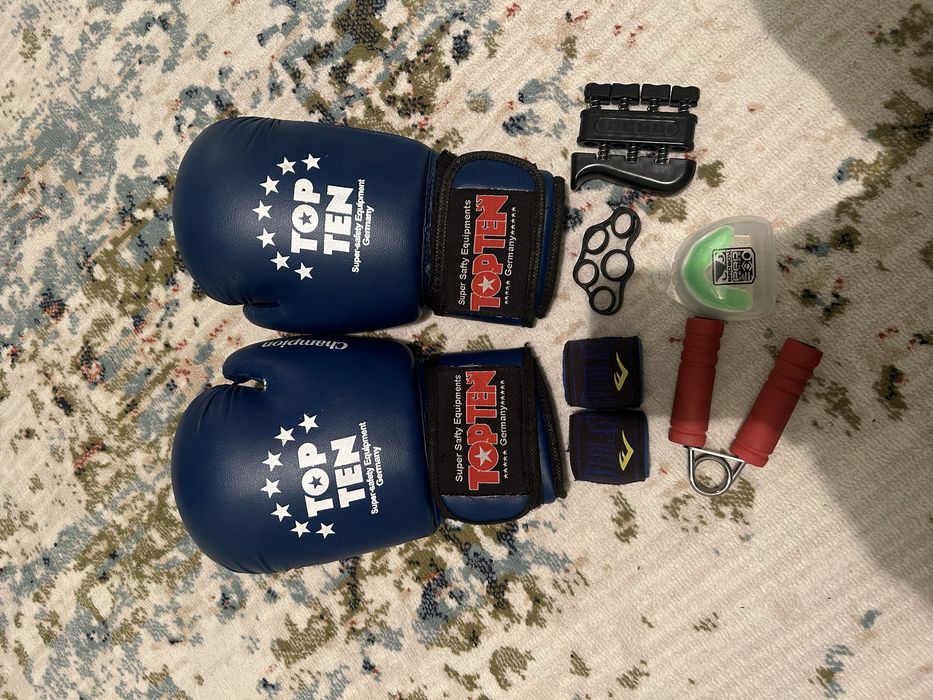 Продам боксерский перчатки