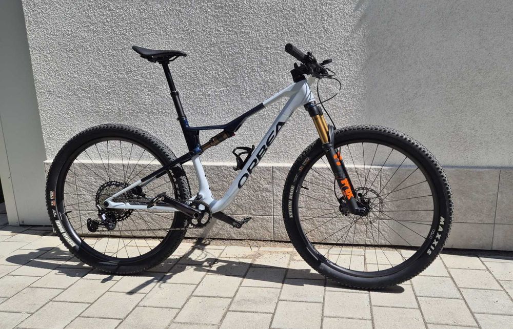 Велосипед ORBEA OIZ M 10
ORBEA OIZ M 10
Карбонова рамка