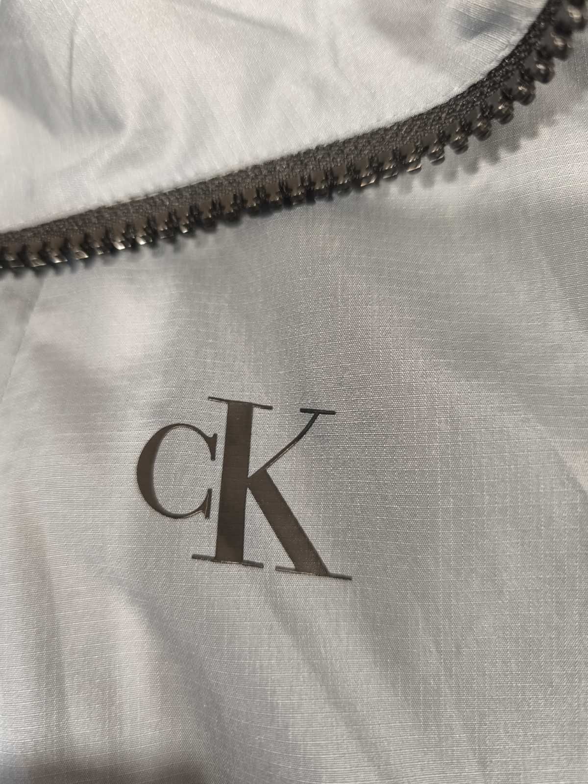 Яке Calvin Klein