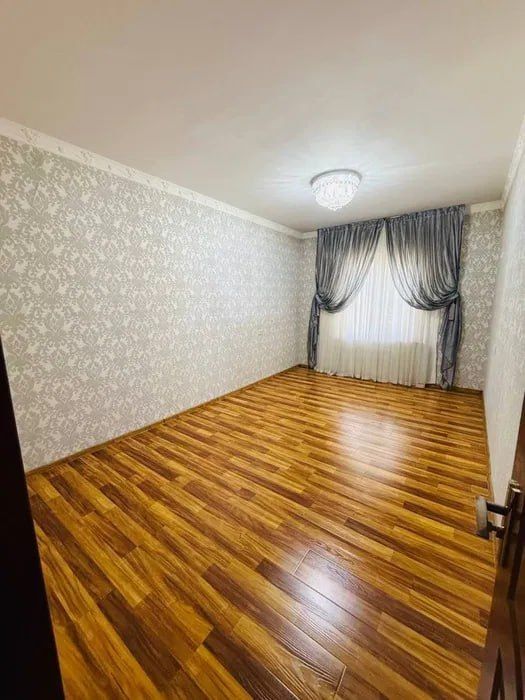 Sotiladi квартира Центр Ойбек 4//7//9 180м2