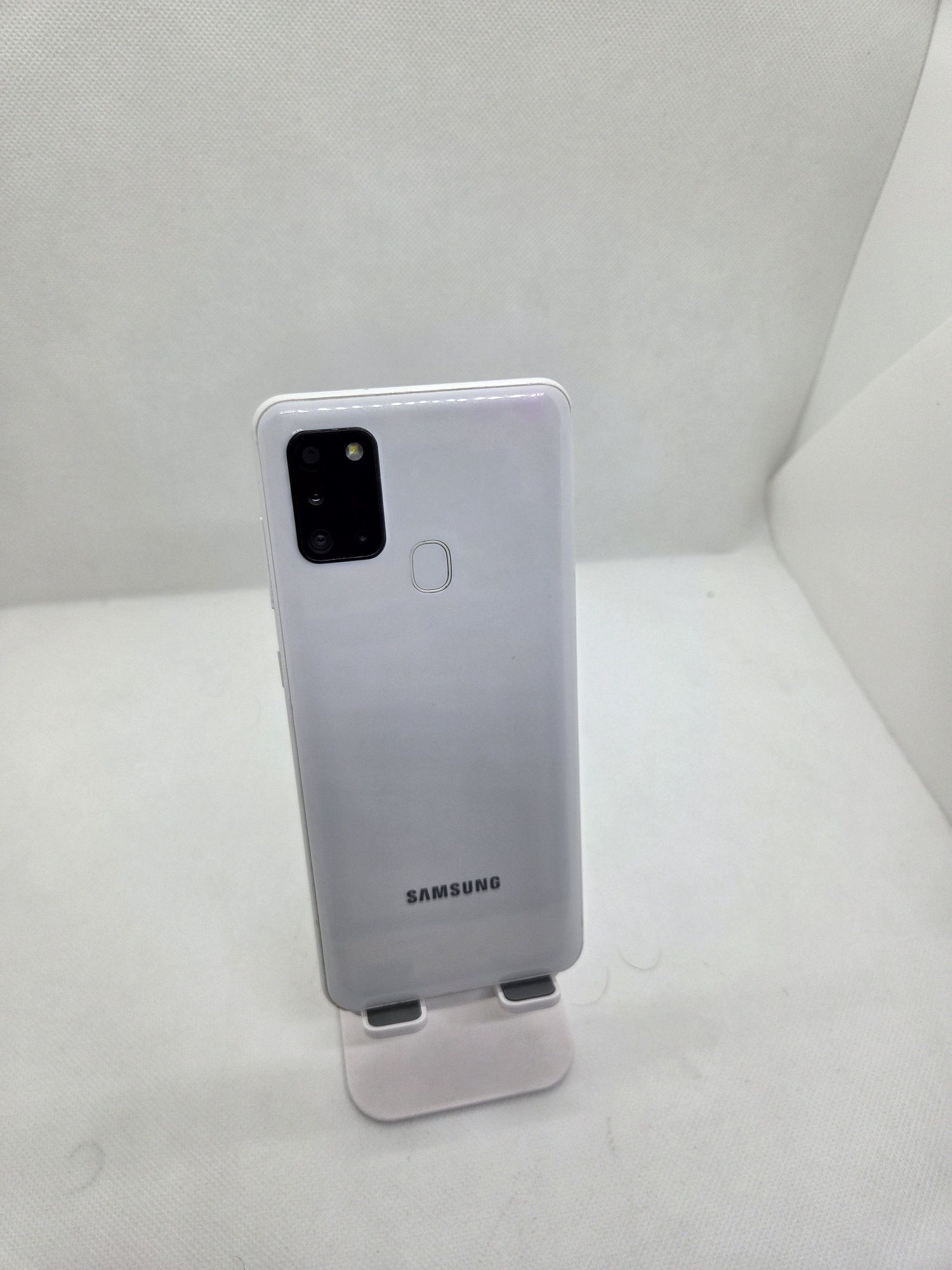 Samsung A21s sotiladi dastavka bor 24/7