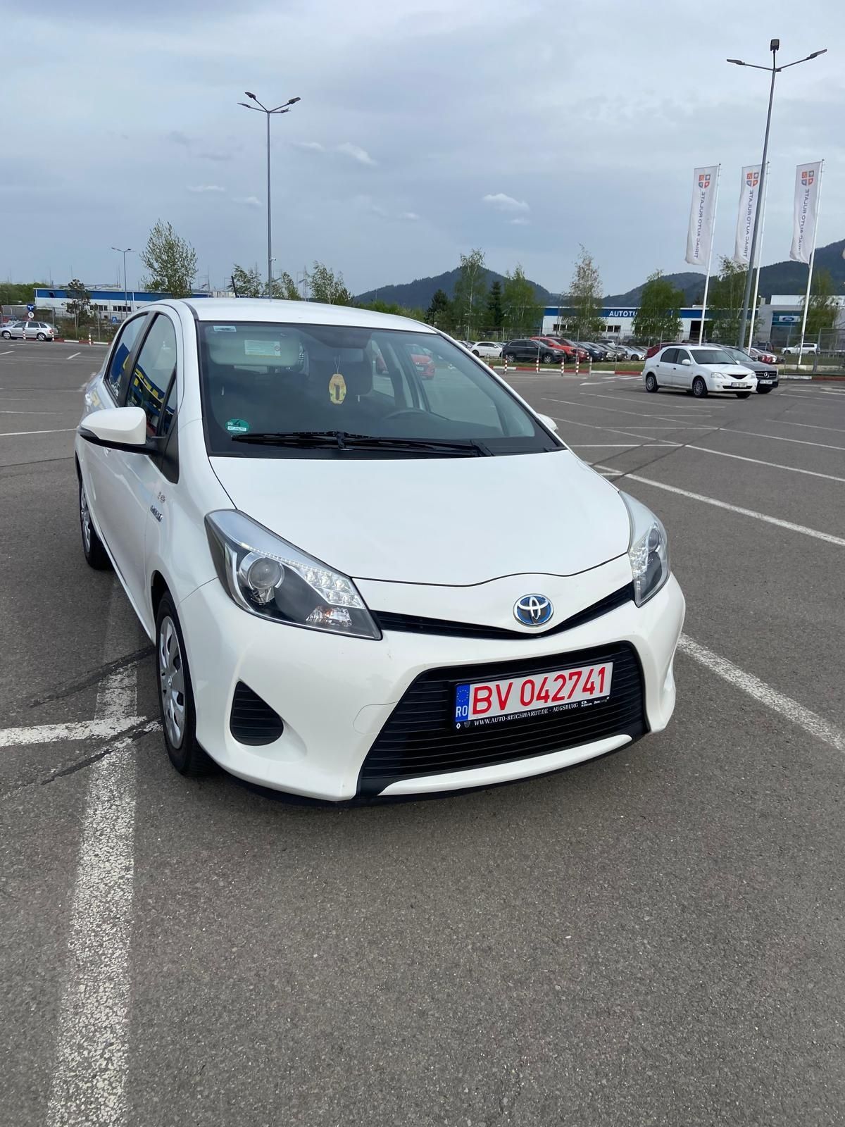 Toyota Yaris Hybrid automat