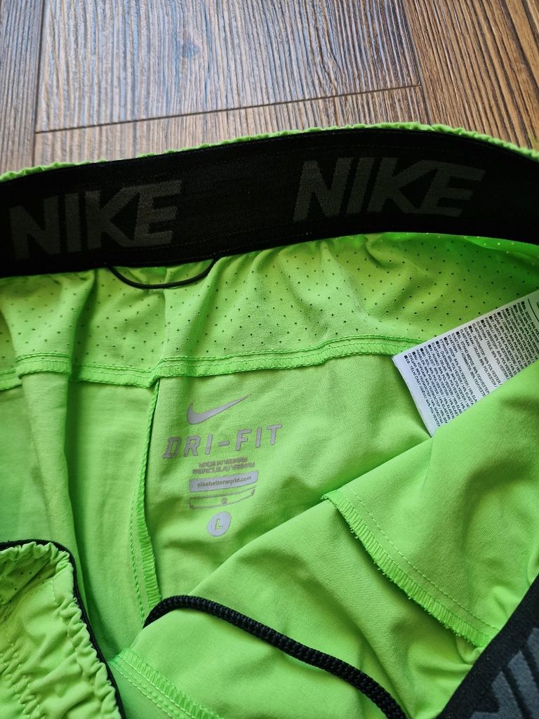 Страхотни мъжки  къси шорти NIKE размер  L