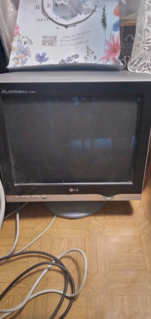 Продаю рабочий монитор для компьютера