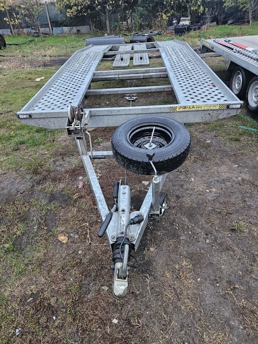 De vânzare platforma auto Gala Syrius