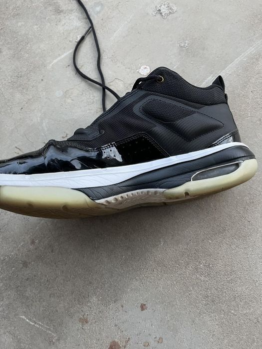 Jordan Stay Loyal 3 black and white