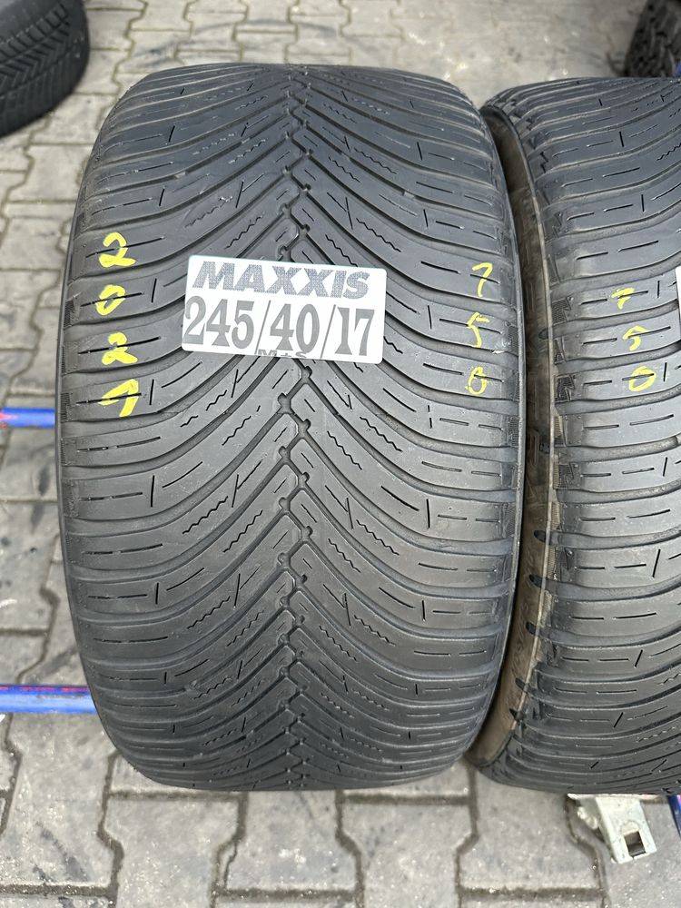 245/40/17 maxxis M+S
