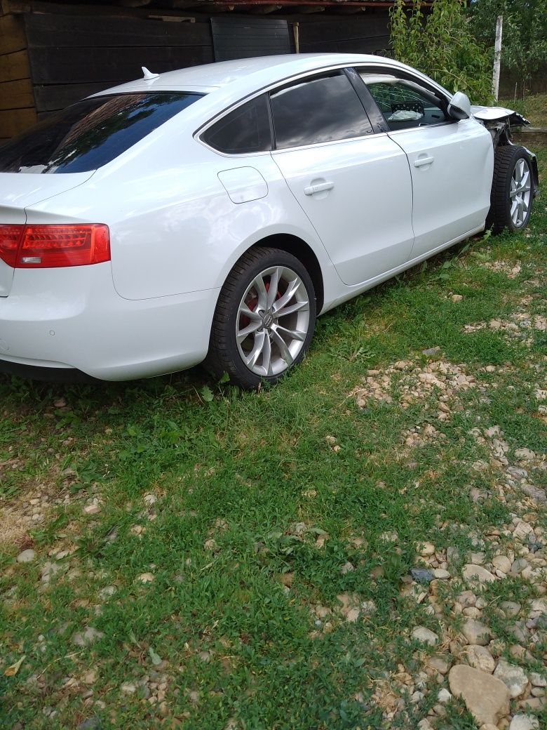 Audi A 5 anul 2014