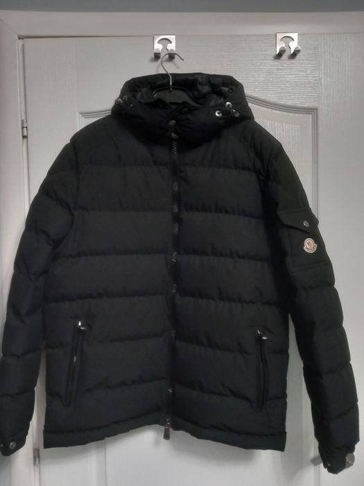 Jachetă moncler mărimea 3.(barbati)