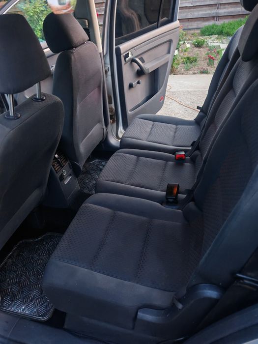 Volkswagen Touran 1.9 TDI, 2006, 5 locuri - Mașina de familie