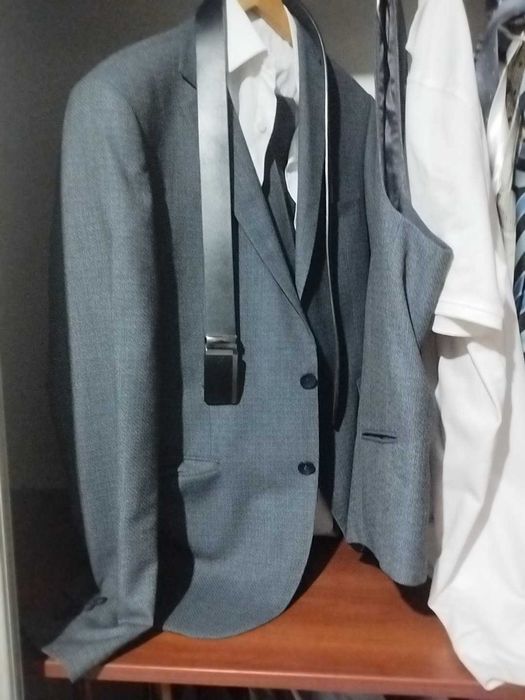 Продам вещи джинсы куртку джемпер дубленку костюм тройка