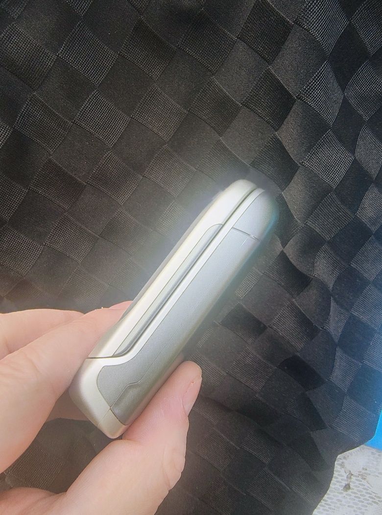 Nokia 2760 flip  ( liber de rețea)