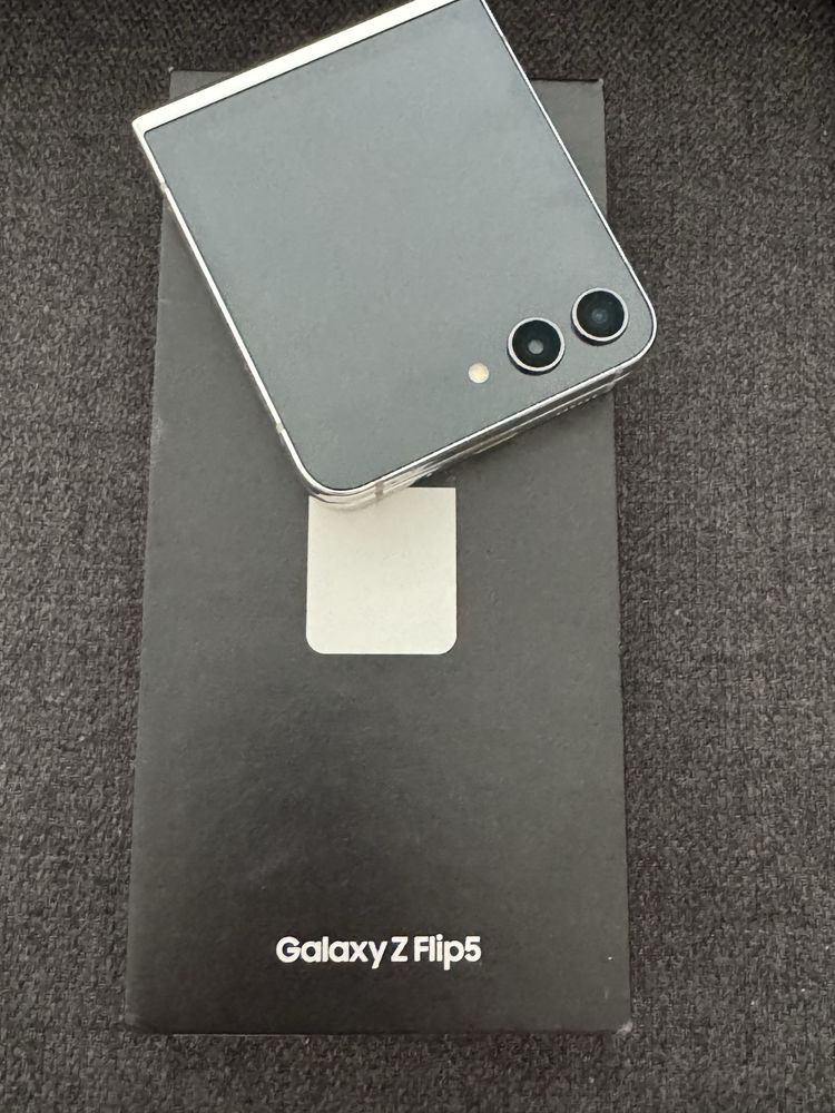 Samsung Z Flip 5