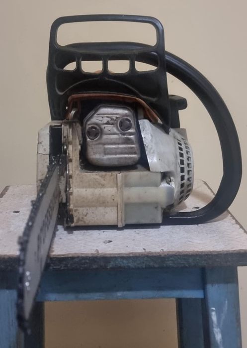 Vând drujba Stihl Ms 211C