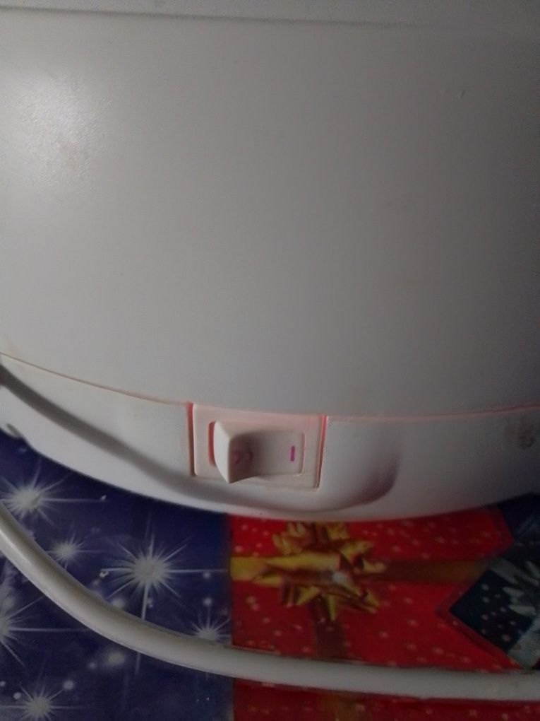Lampa UV pentru unghii