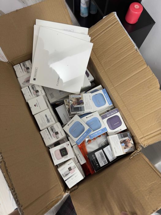 Huse Iphone , huse casti , suport smart watch