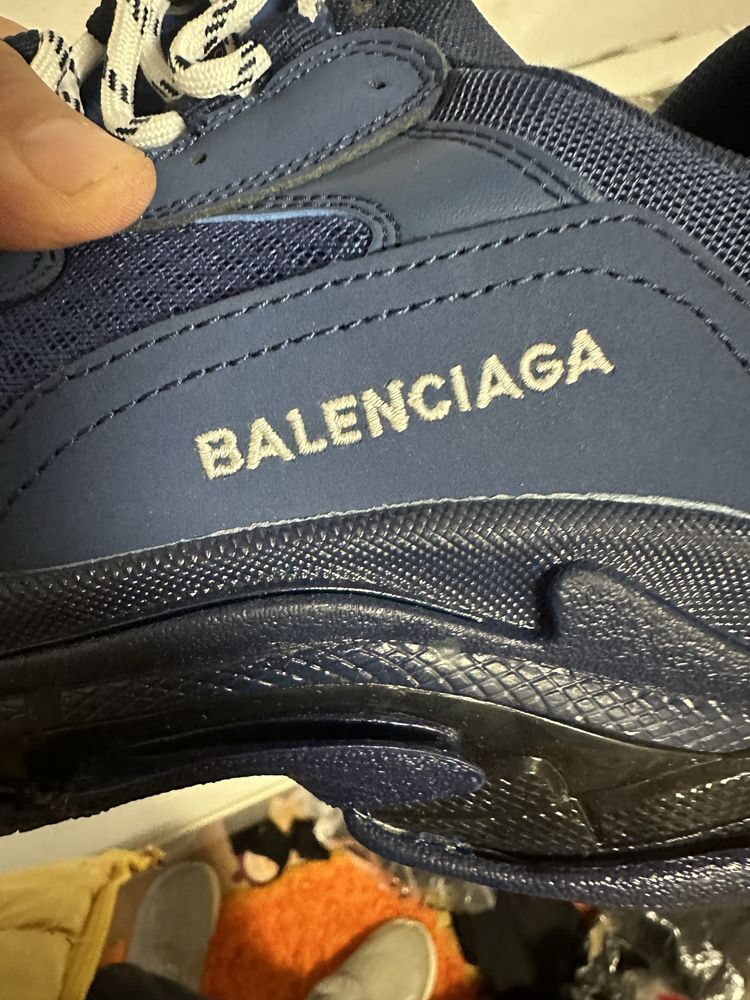 Vand adidasi balenciaga