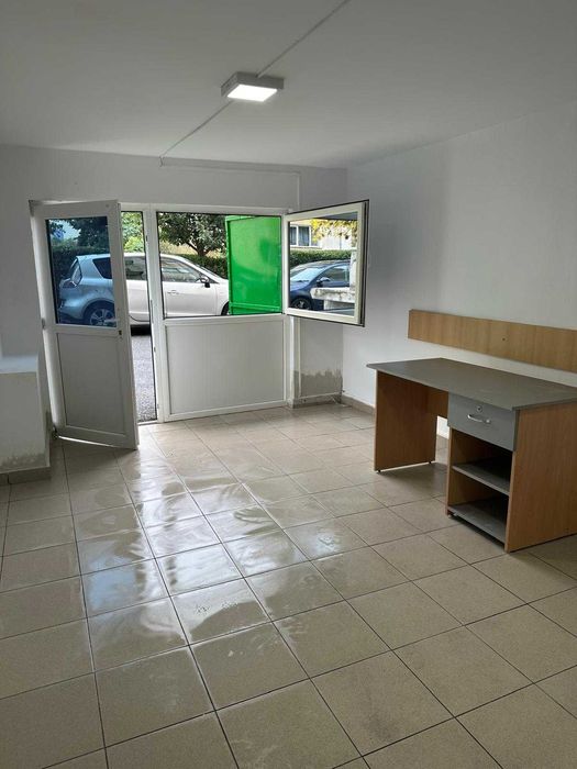 Inchiriez spatiu comercial/garaj la parterul unui bloc in Cluj-Napoca