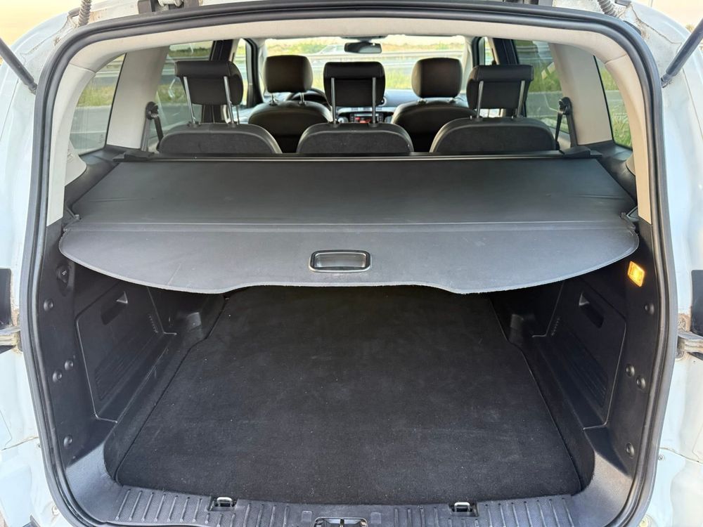 Ford S-max 2011 година