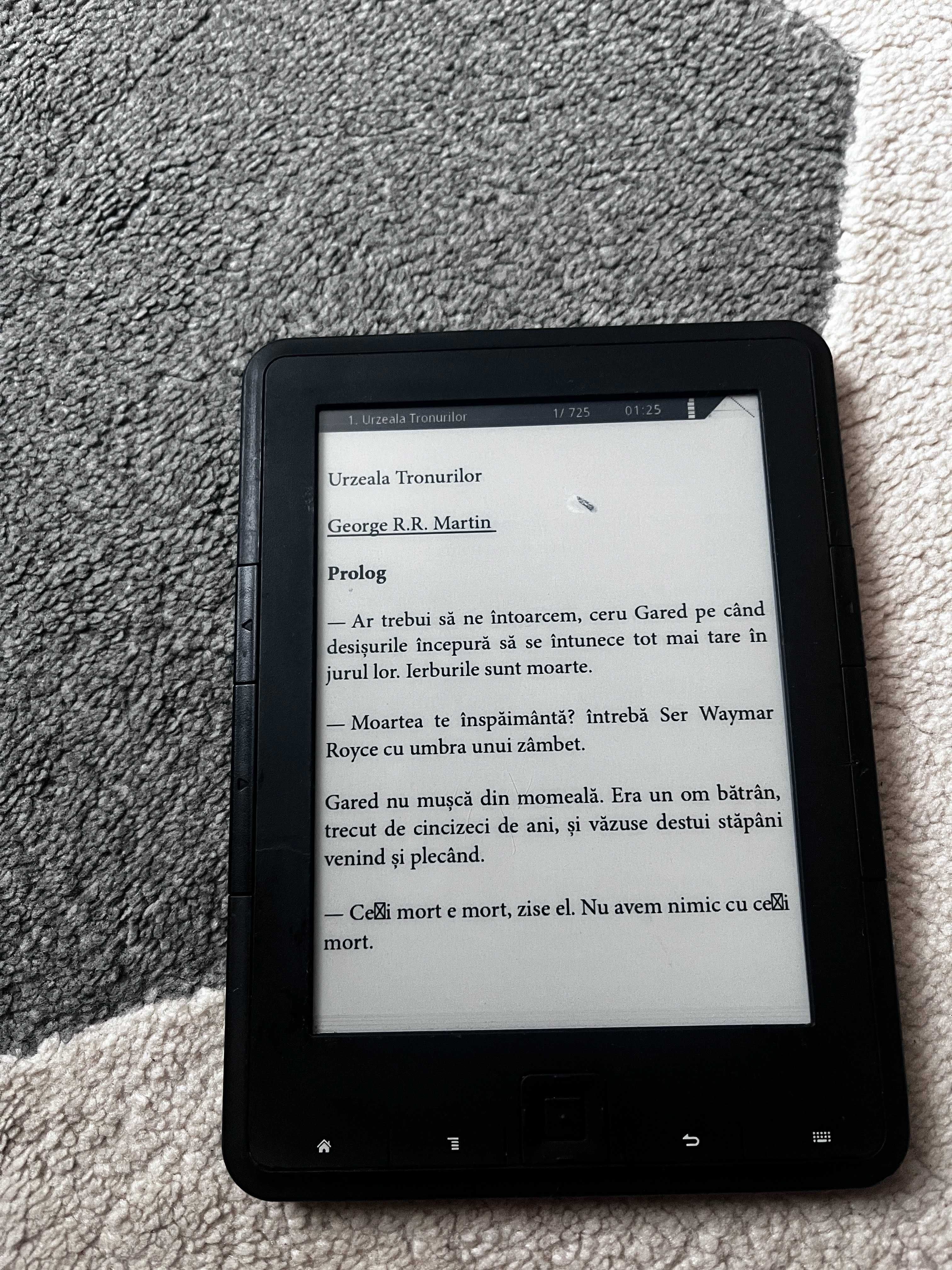 Ebook Reader TrekStor cu 740 de cărți în limba română