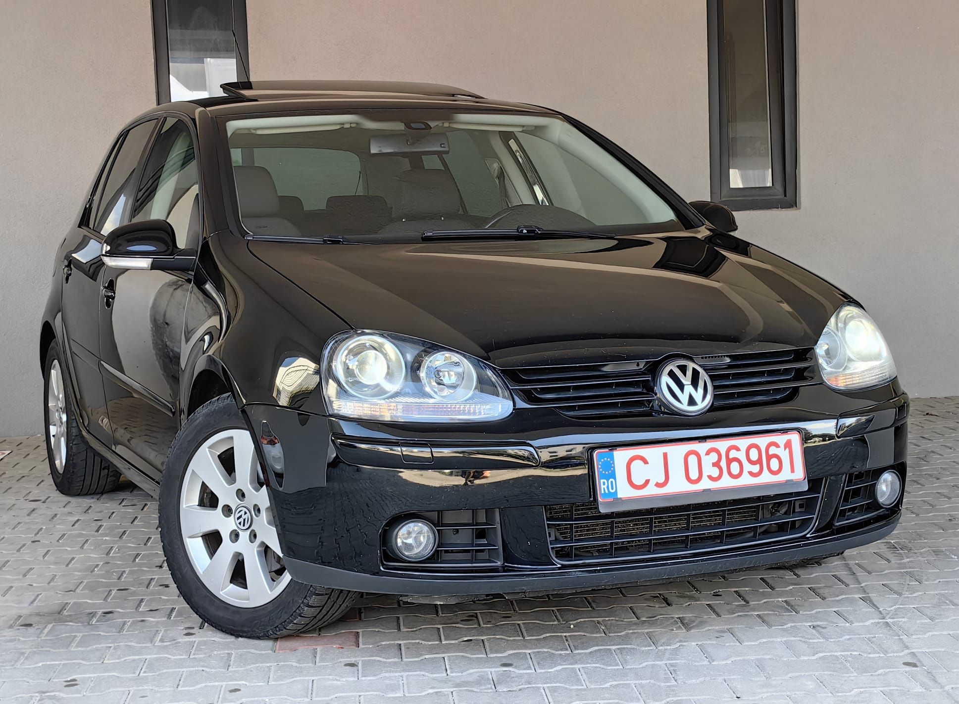 Volkswagen Golf 5 Tour 2.0 TDI 140 cai 2008