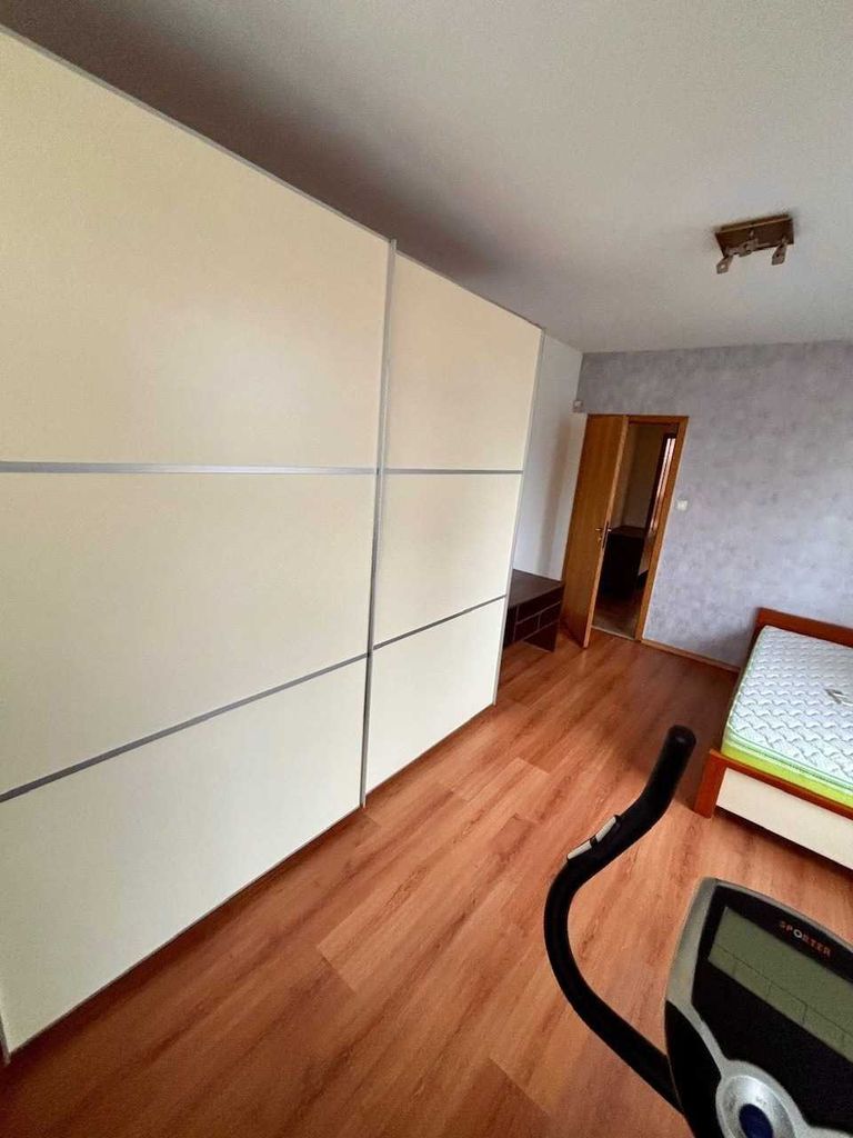Дава се под наем Тристаен апартамент в София, Лозенец - 102 кв.м за 1100 € - Снимка #2