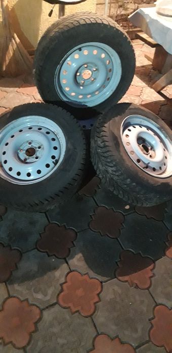 Продам комплект дисков с резиной