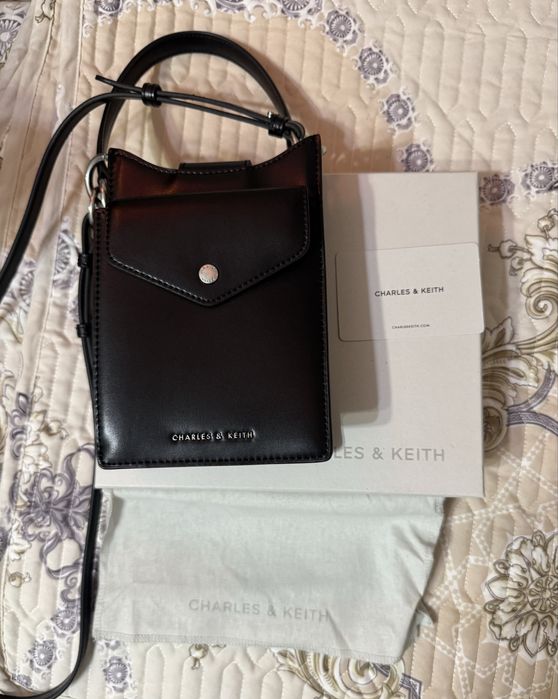 Сумка CHARLES & KEITH черная