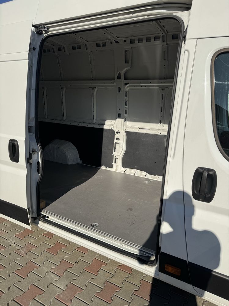 Ofer servicii de transport marfa