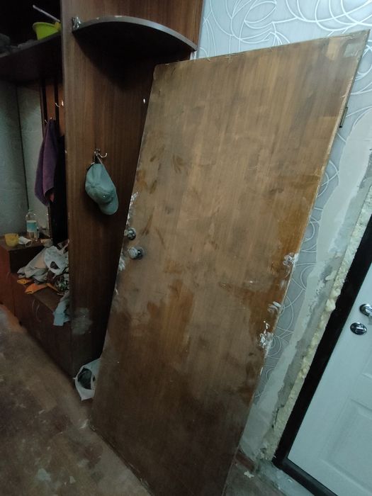 Дверь деревянная