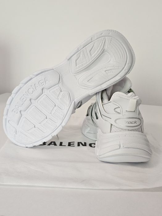 Balenciaga track