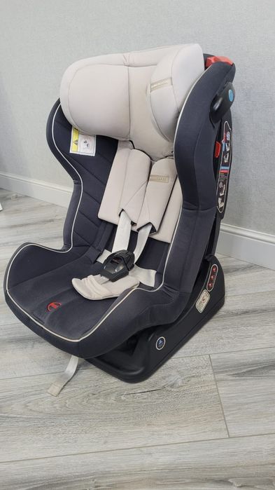 Продам отличное автокресло срочно, в связи с переездом