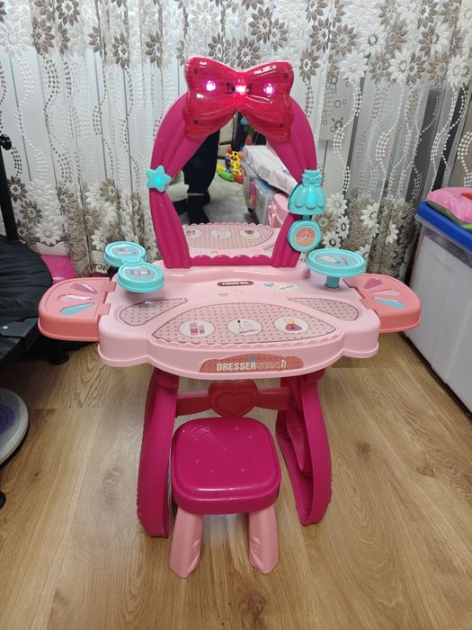 Măsuță de machiaj