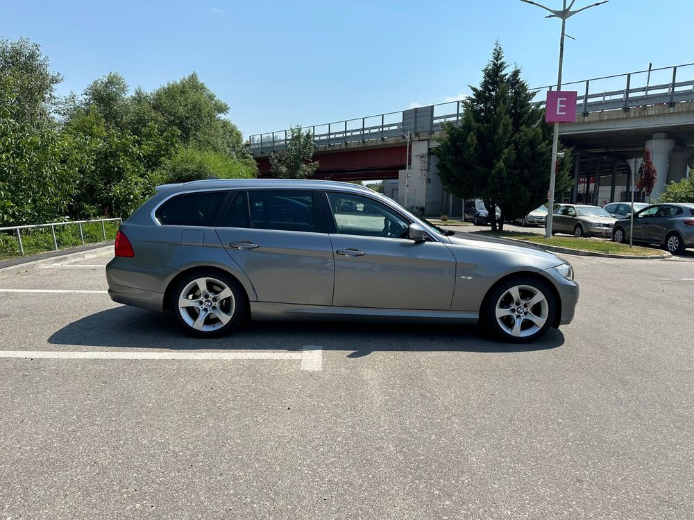 BMW 320i 150 cp Lifestyle 2012 Navi Bi Xenon Piele Angel Eyes German