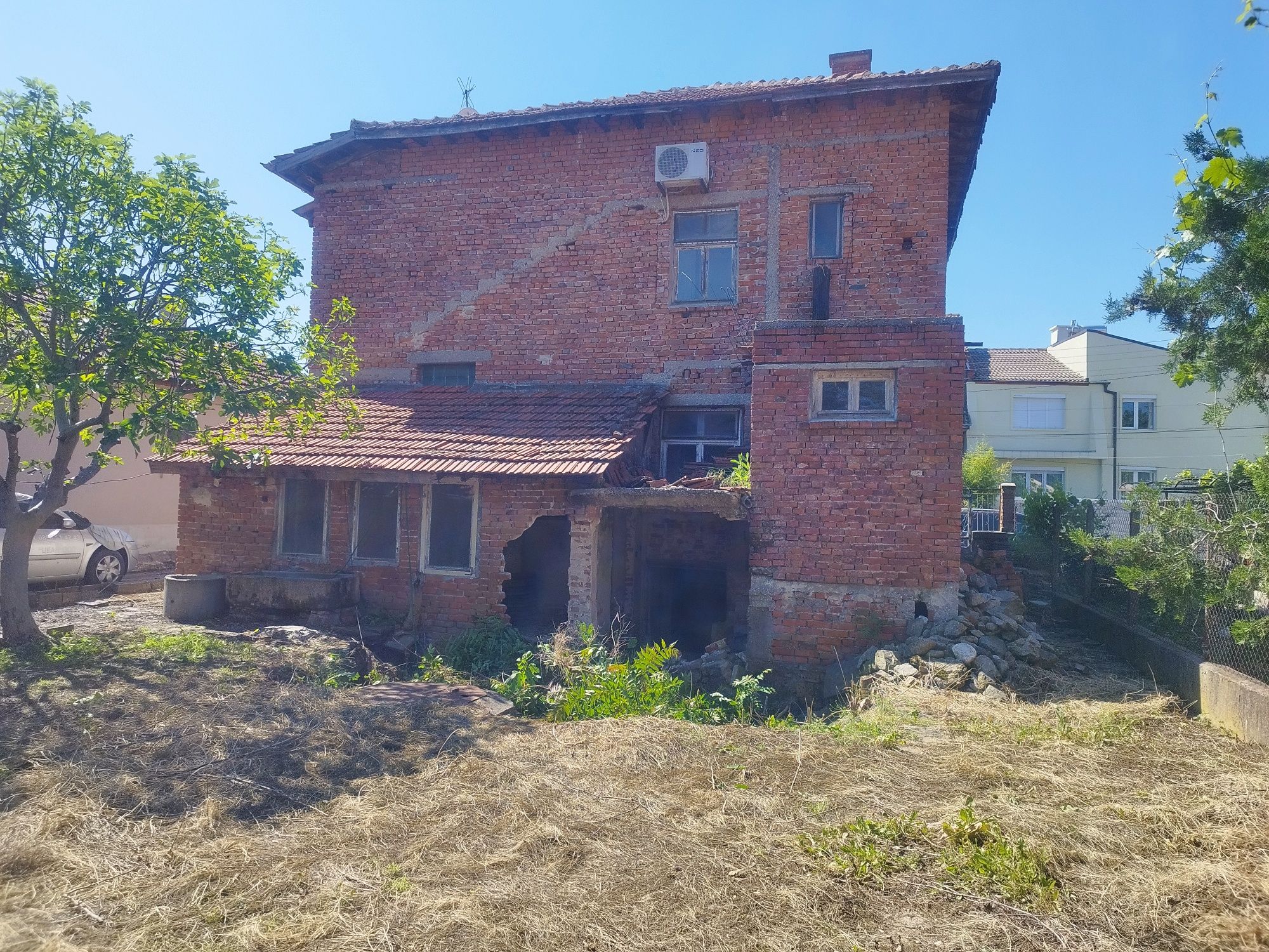 Продавам къща в Харманли