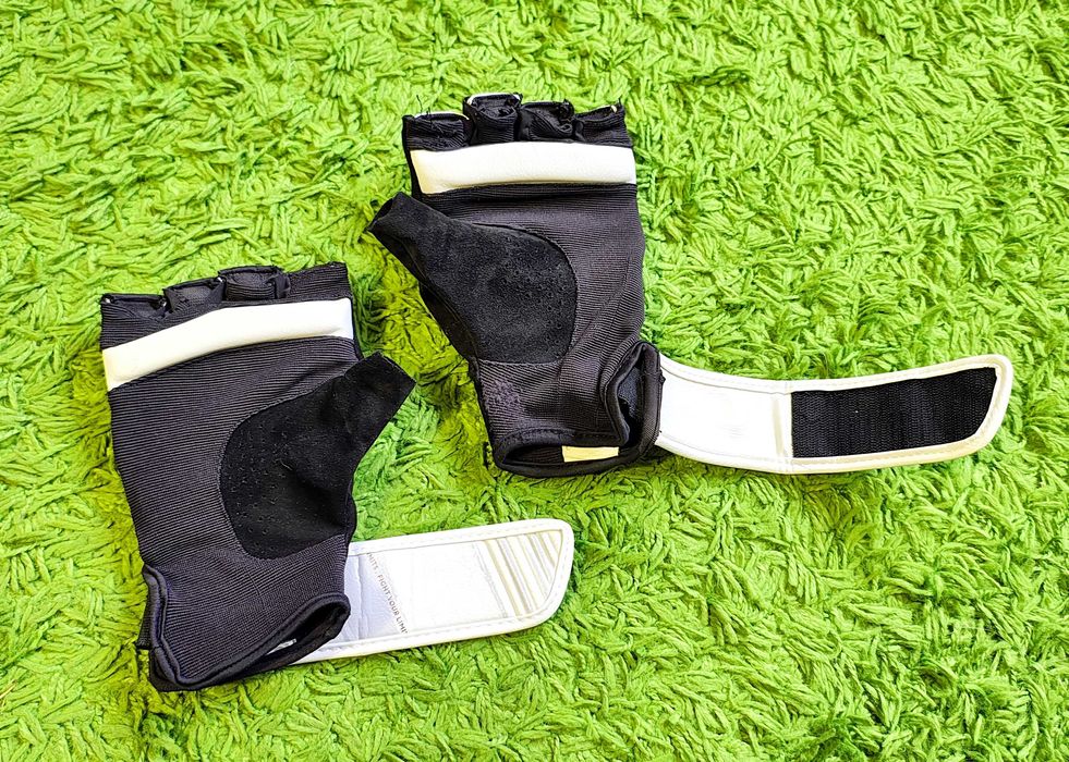 Mănuși de luptă, arte marțiale, mărime L. Preț redus