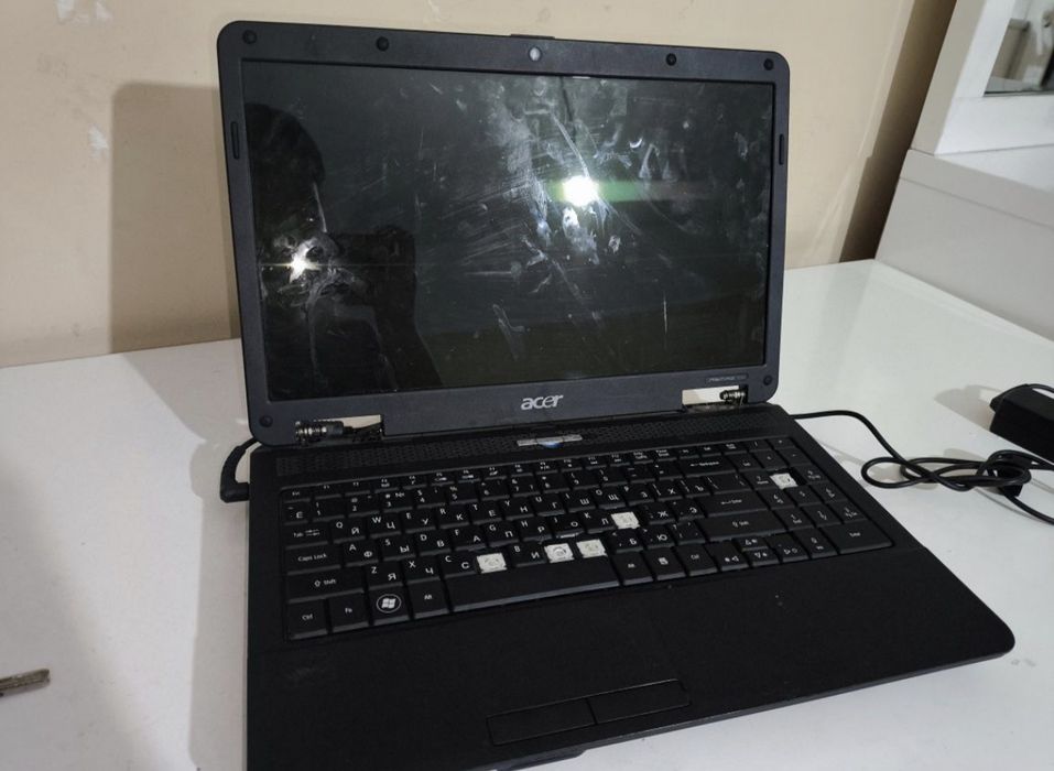 Продам ноутбук acer на запчасти