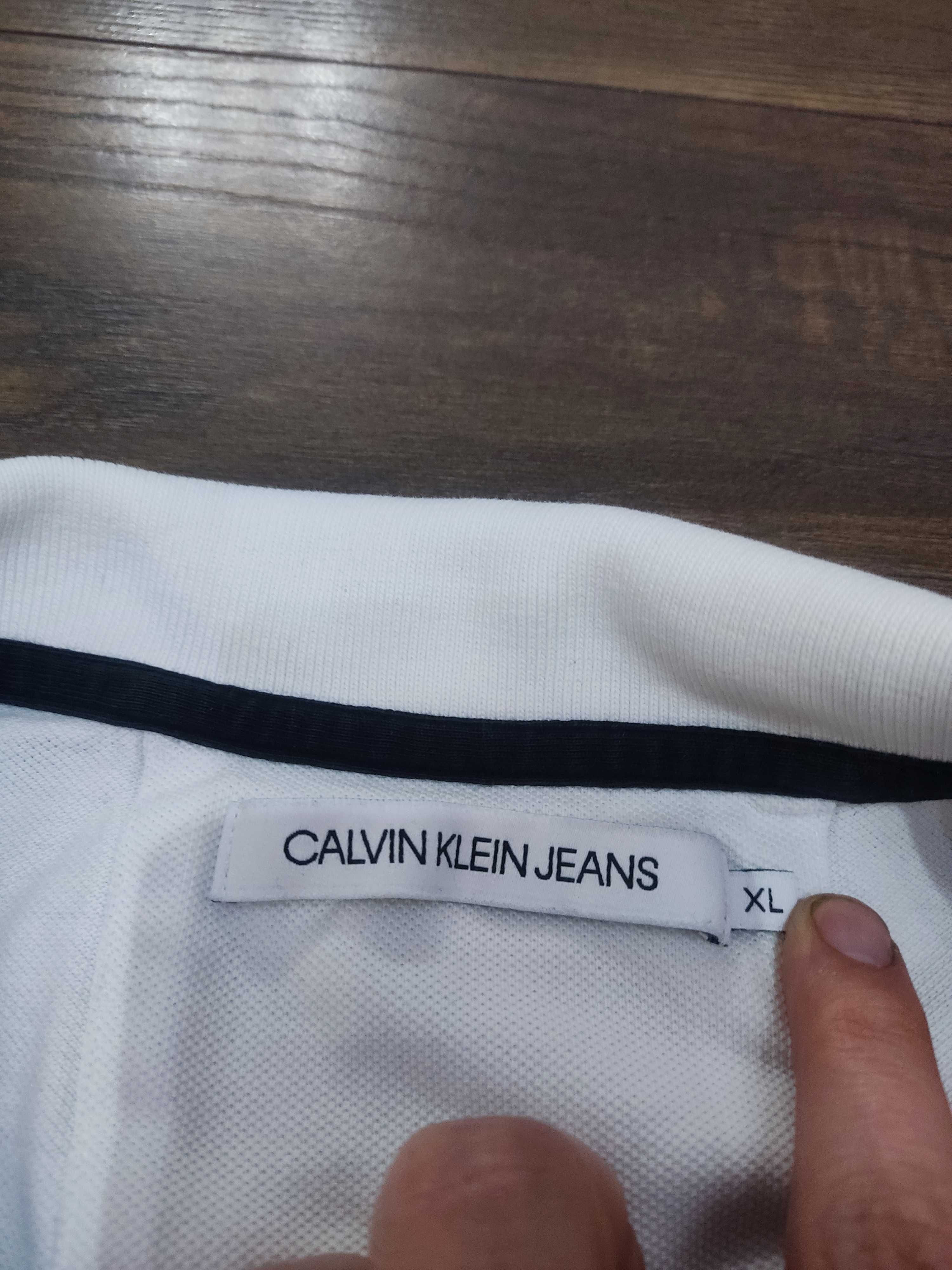 Calvin Klein мъжка бяла тениска с яка
