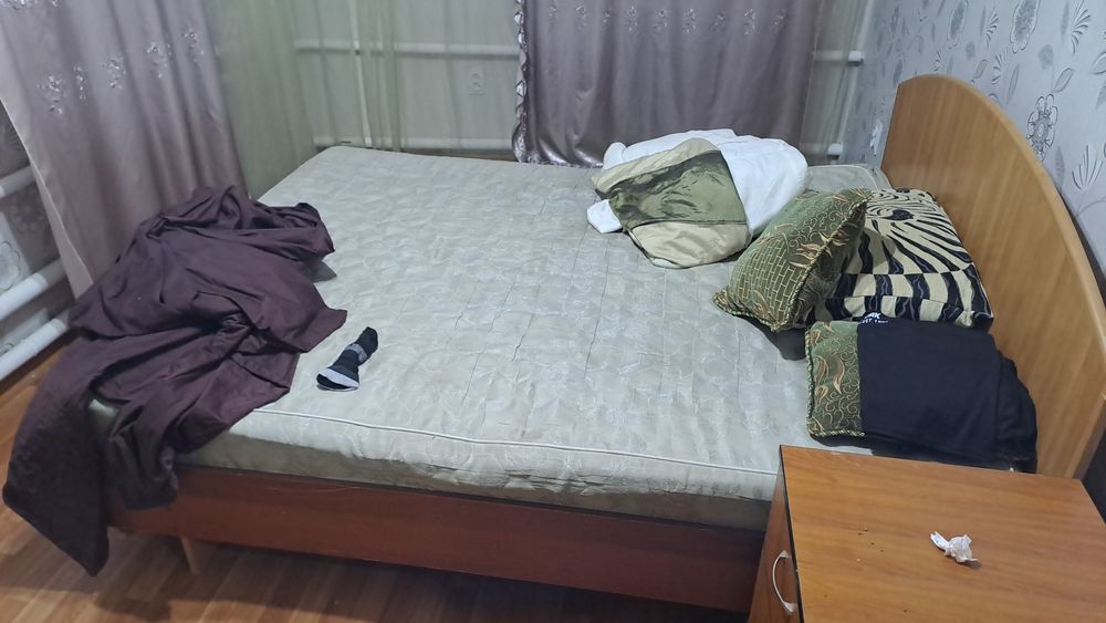 Продам спальный гарнитур