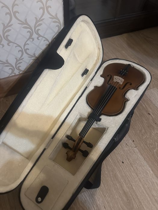 Продам скрипку без смычка