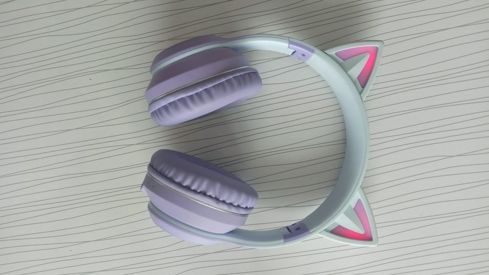 Слушалки с котешки уши