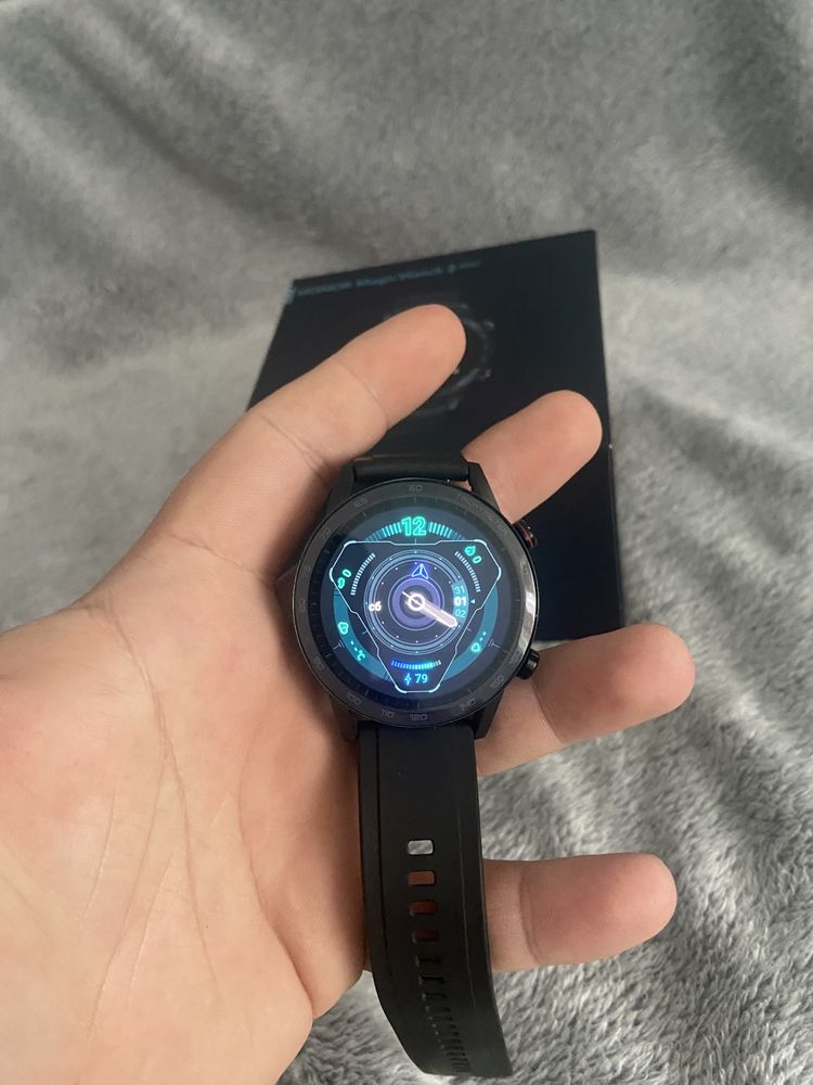 Часовник honor magicwatch2