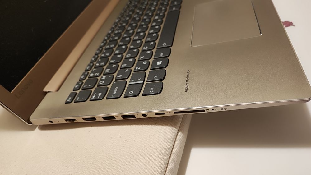 Леново/ LENOVO Ideapad 15,6" + подаръци