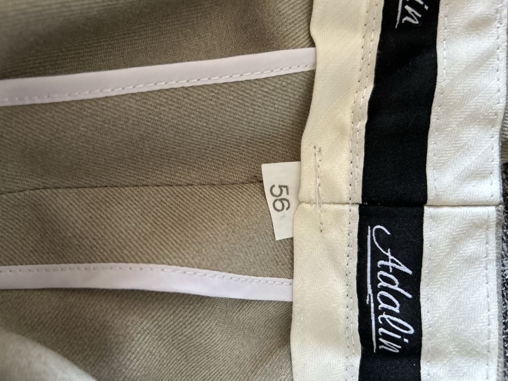 Vand costum (sacou, pantalon si cravata) barbatesc de ocazie