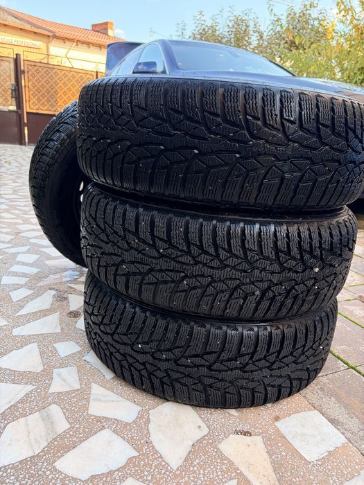 Anvelope iarna Nokian 195/65R15 WR D4 cu jante tabla