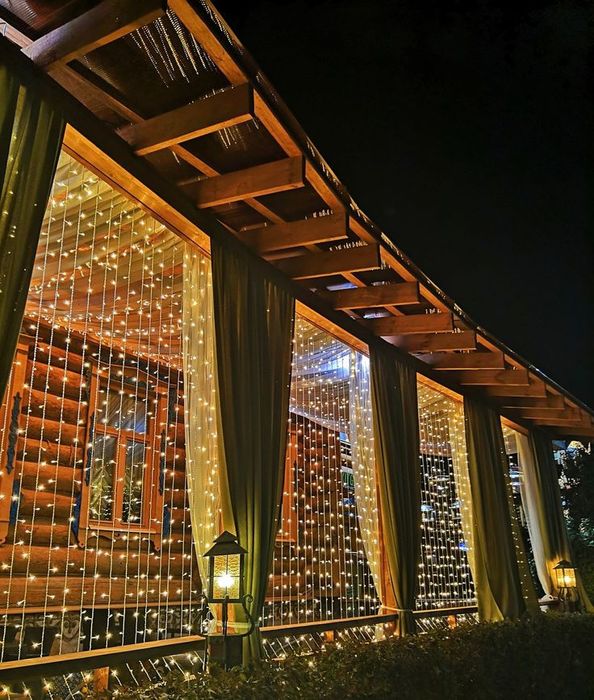 Украшение дома гирляндами