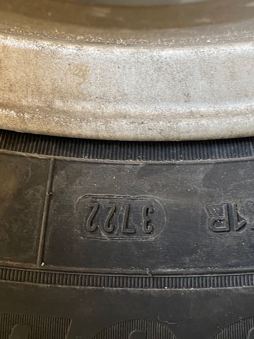 Vand 4 anvelope m+s 235/55/19 Dot 37/22 folosite o iarna cu jante