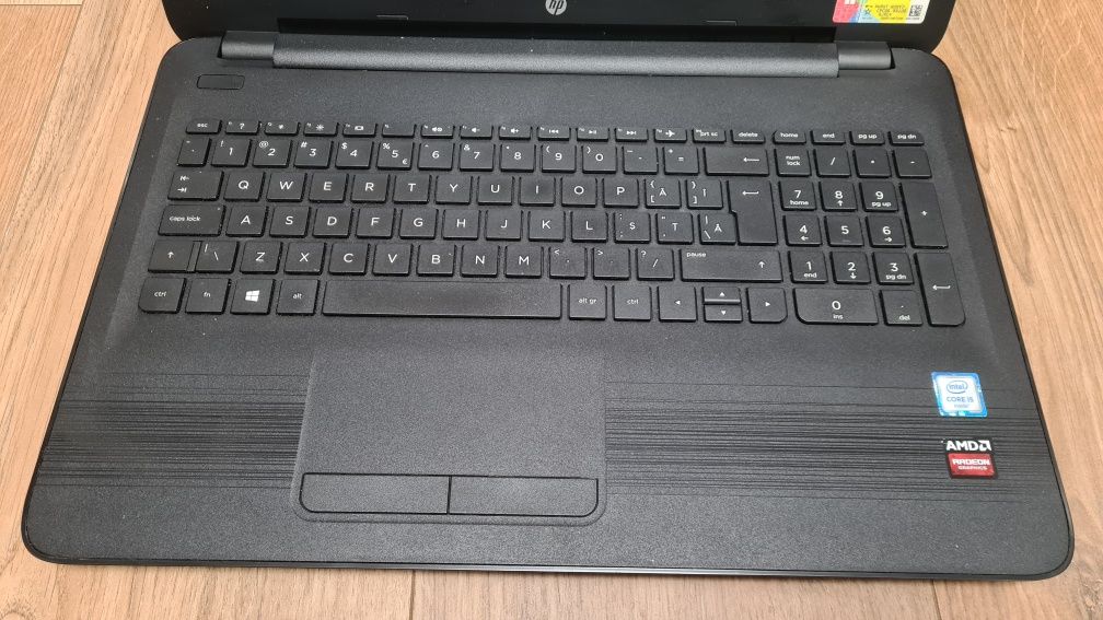 Laptop HP 15 i5 6200u, 8 GB DDR4, ssd 256, video Radeon R5 M330
